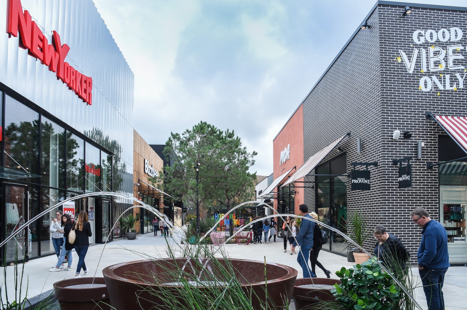 photo représentant des enseignes de Shopping Promenade Arles